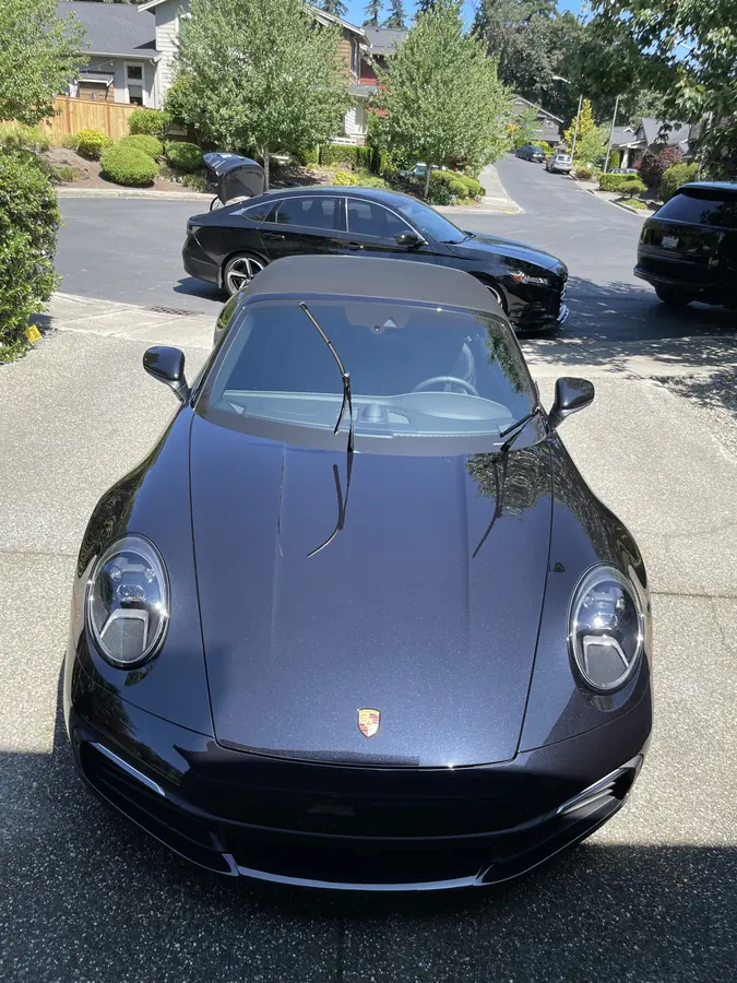 Porsche 911 front end with mirror-gloss hood